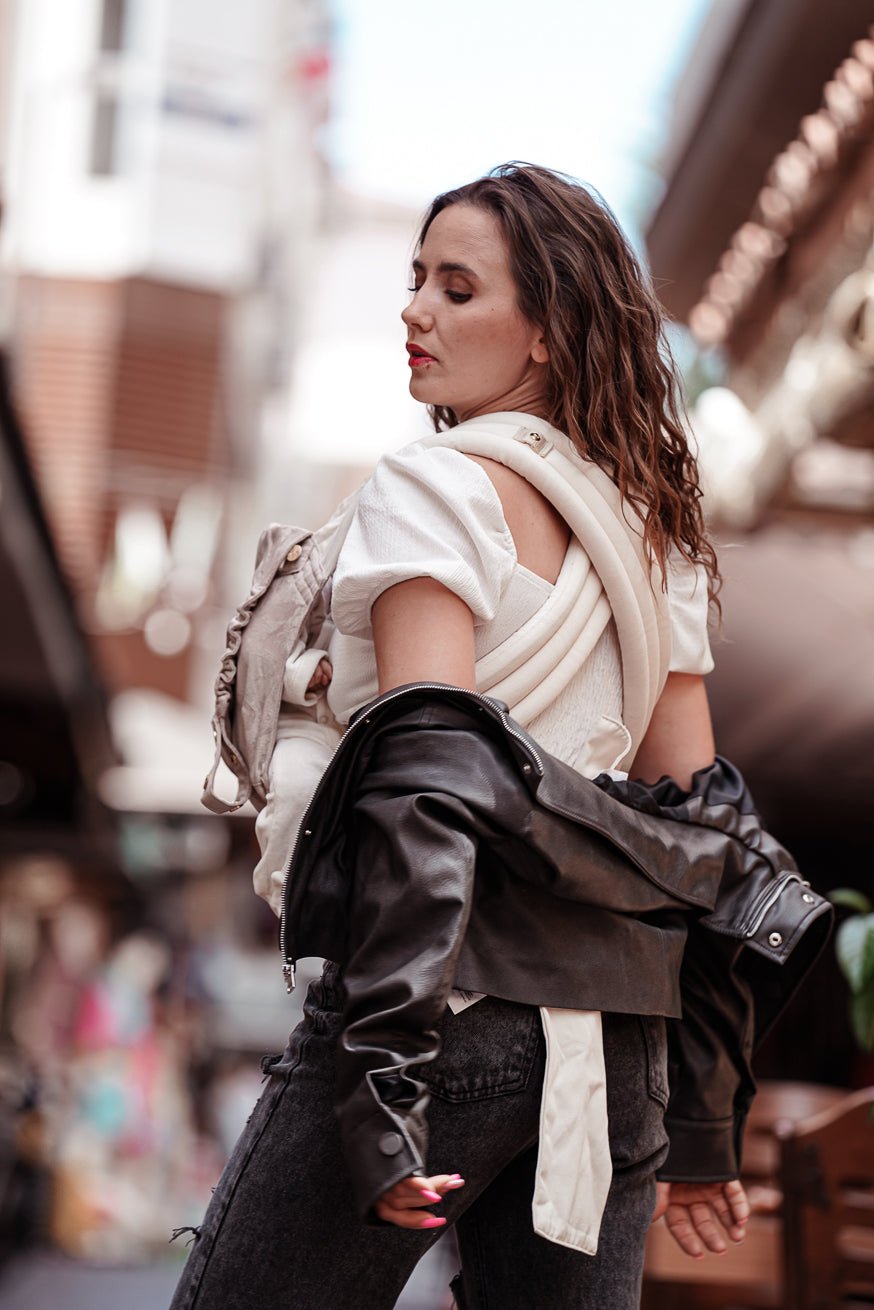 Babytrage TaiTai Silky Skulls - KOKADI