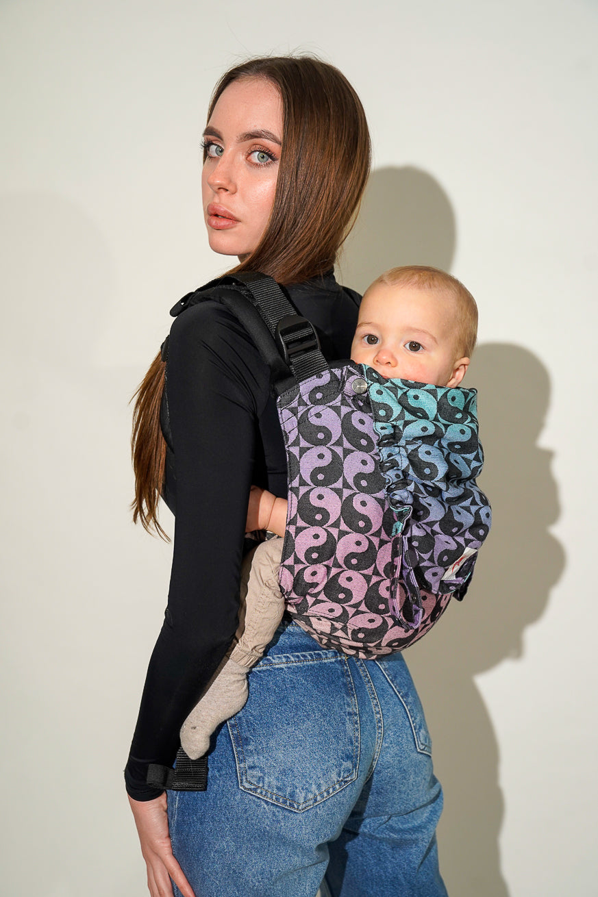 Babydrager Onbu Vicky houdt van balans