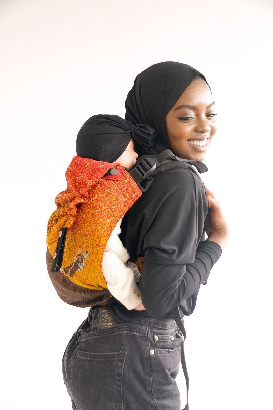 Babydrager Onbu Jonah in de brandbrigade