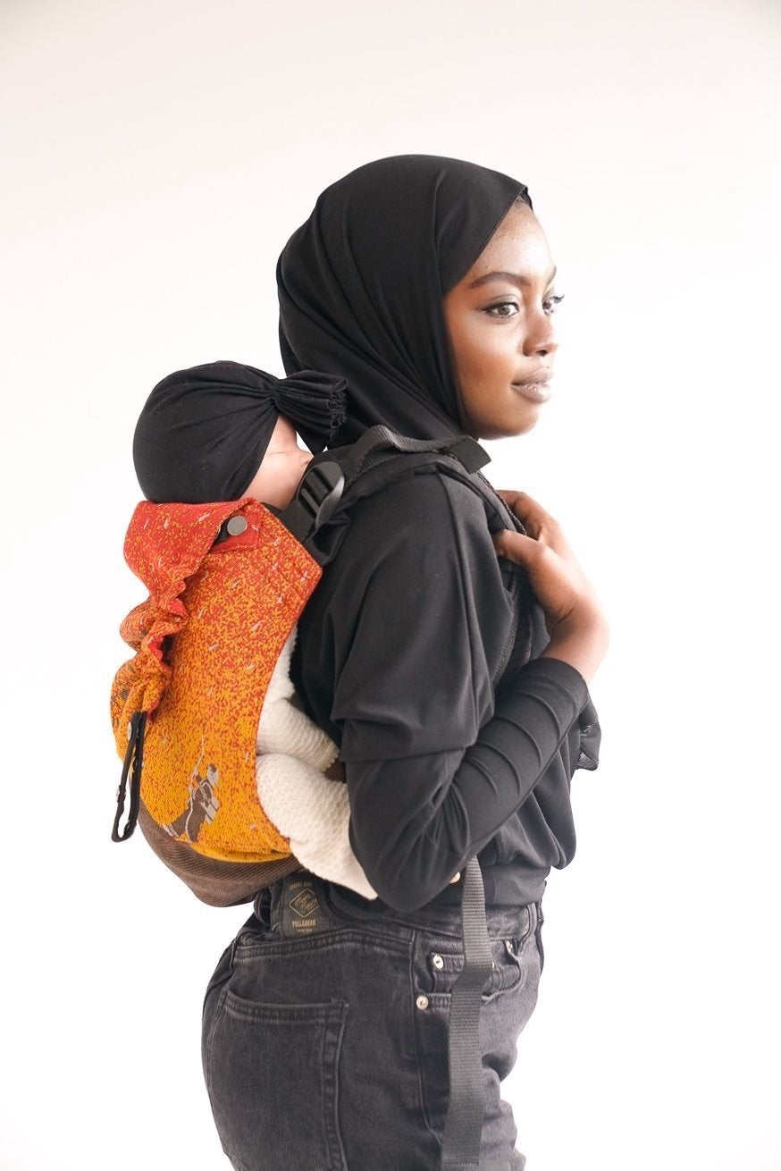 Babydrager Onbu Jonah in de brandbrigade