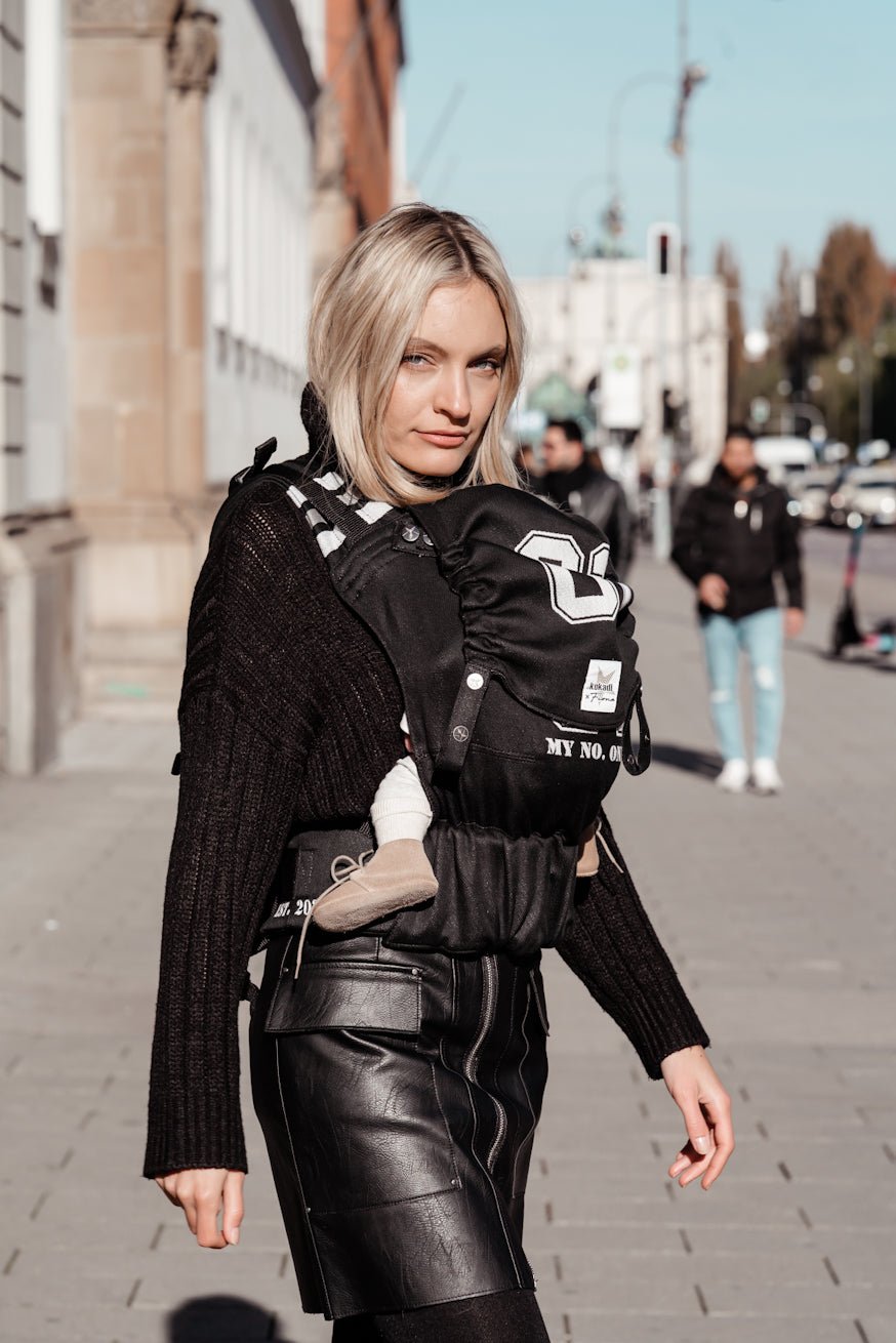 Porte-Bébé Flip Léo Luan par Fiona Erdmann - KOKADI