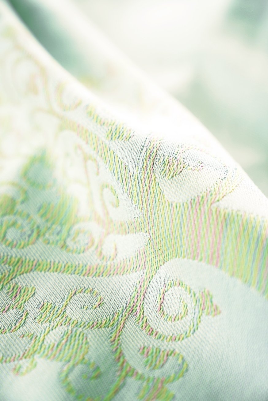 KOKADI Jours de bébé Onbu Marlène au pays des merveilles